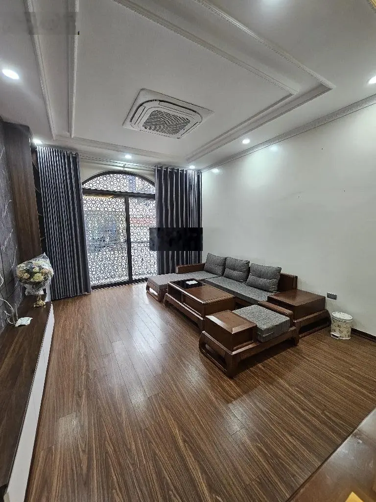 Nhà mới toanh - vị trí đẹp - gara ô tô - thang máy - hiếm
