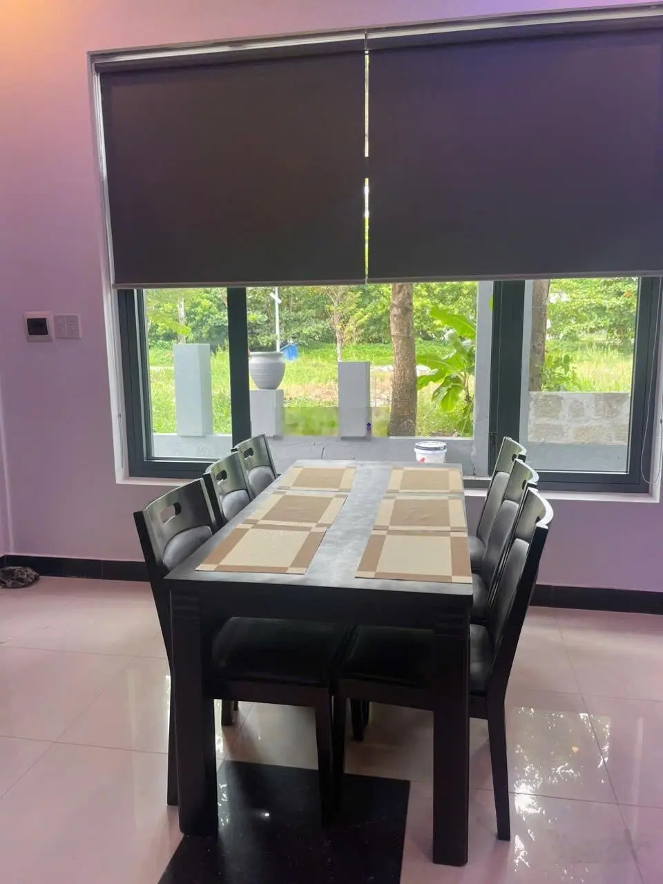 Nhà sân vườn view đầm ngay thị trấn Lăng Cô tuyệt đẹp, ngang rộng 12m, full nội thất