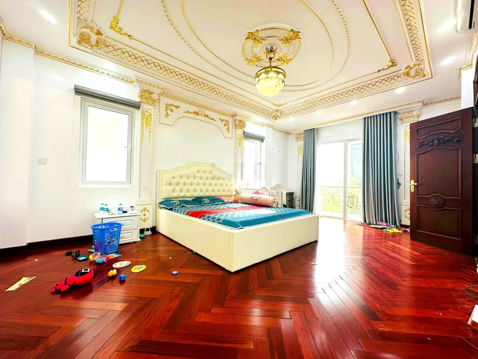 Chính chủ bán căn góc penthouse VP5 Bán Đảo Linh Đàm, view xuống hồ, DT 70m2, giá 2.6 tỷ, nhà đẹp