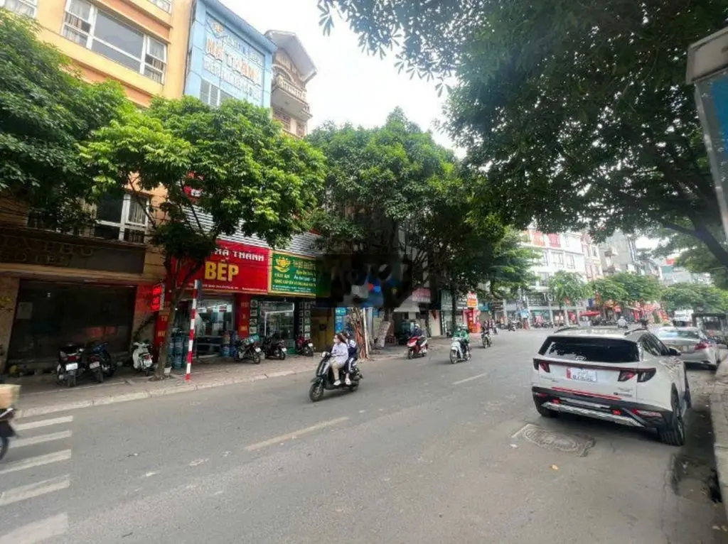 Bán nhà tại phố Doãn Kế Thiện, 2 mặt tiền, kinh doanh 16.3 tỷ.