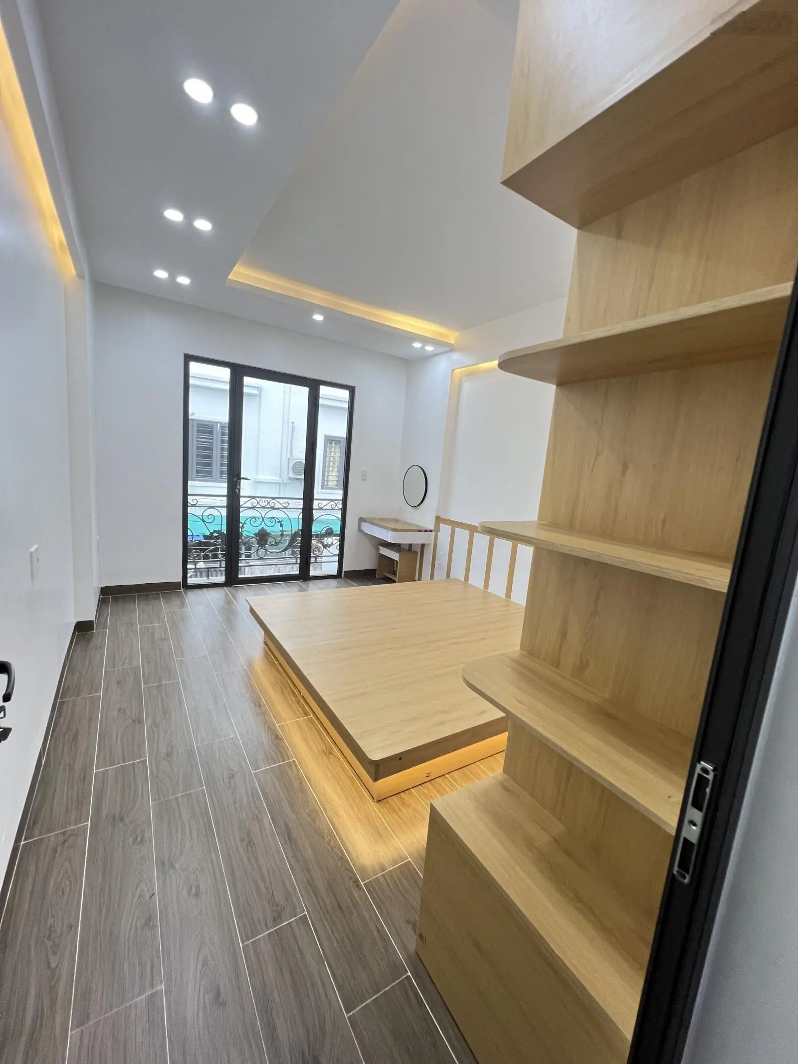 Bán nhà 4 tầng độc lập ô tô Morning đỗ cửa phố Lâm Tường - Tô Hiệu
