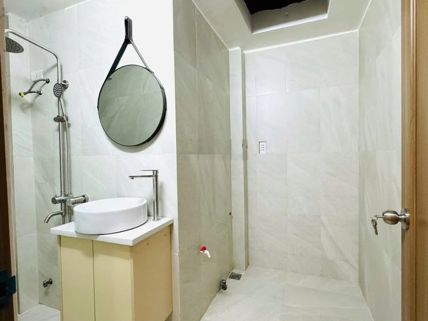 Bán nhà riêng tại kiệt Lê Duẩn, 2,85 tỷ, DTSD 110m2, 2PN, 2WC, 3 tầng