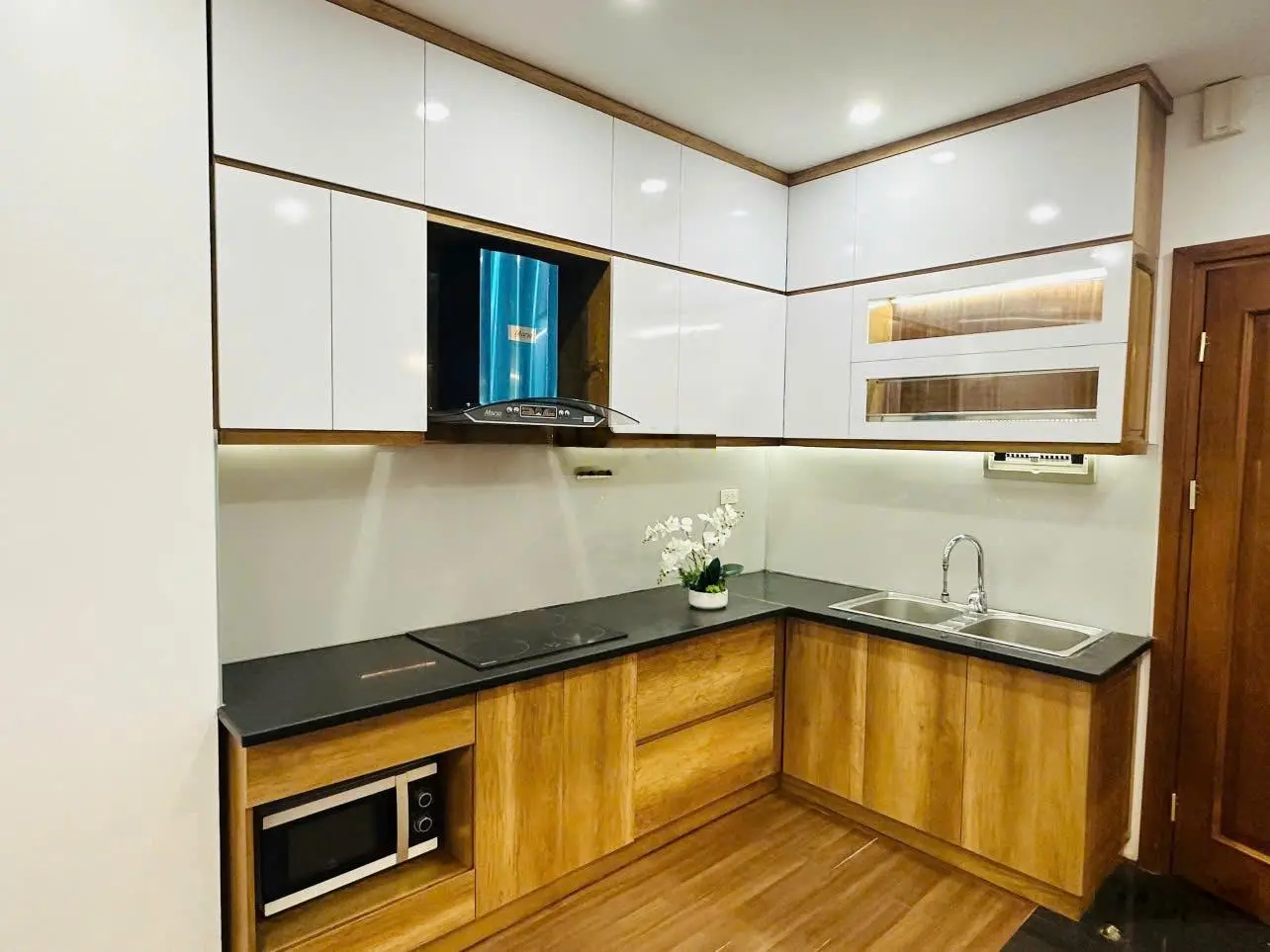 Bán căn Thanh Xuân 90m2 Toà Mỹ Sơn Tower- Full đồ đẹp mới- Giá 3,9xty- 0988 917 ***