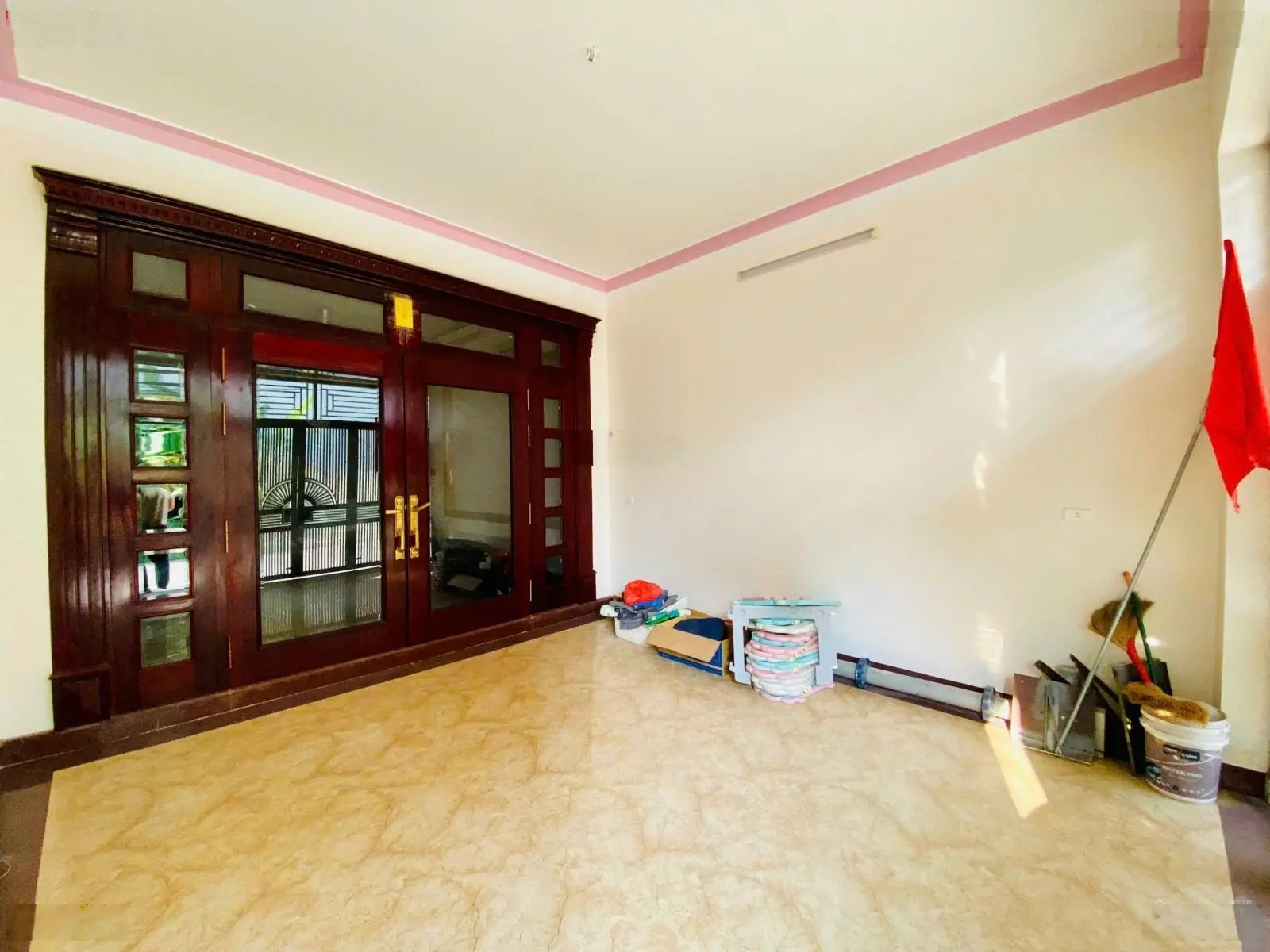 Bán nhà khu 4 Bình Minh hàng xóm Vinhomes, 95m2, MT 5m, 3 tầng, Đông Nam, có gara, giá nhẹ 4,85 tỷ