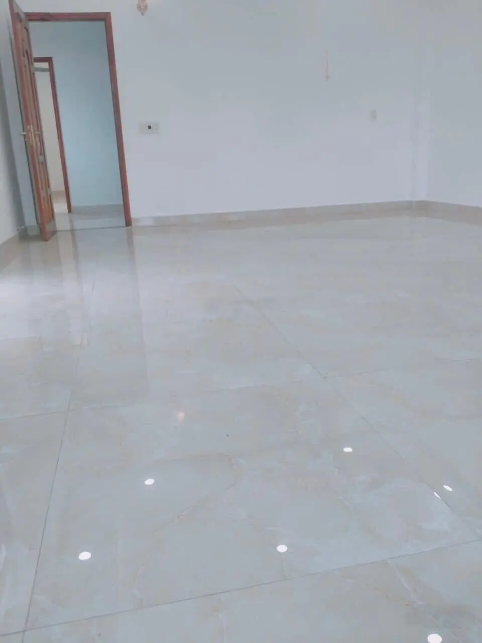 Bán nhà mới 2lầu 100m2 sổ riêng đường lớn ngay chân cầu Hoá An