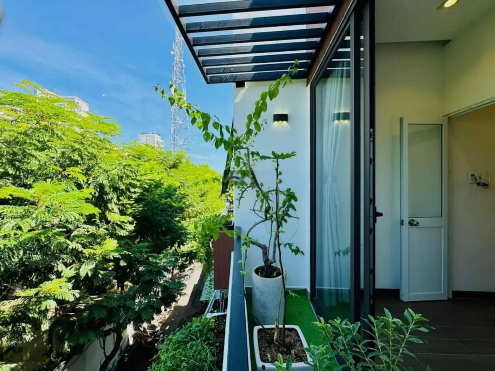 Bán nhà 3 tầng mới tinh cách biển Mỹ Khê chỉ 700m, Giá chỉ nhỉnh 5 tỷ