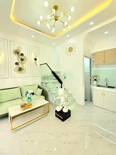 Nhà đẹp 2 lầu có sổ hồng, gần chợ gần quận 7