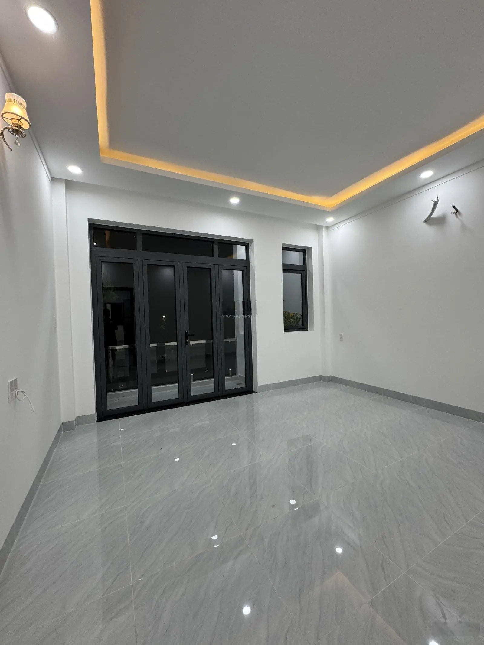 Nhà Bình Hoà , TP Thuận An Ngay KCN Vsip1, Chợ 434 ( Sổ Đã Hoàn Công).