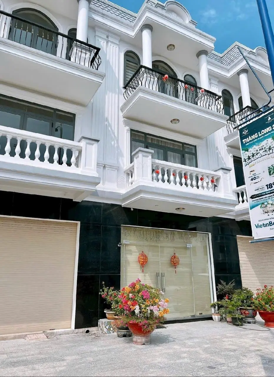 Bán Nhà Phố Khu Thương Mại Thăng long Bàu Bàng Giá 2ty908