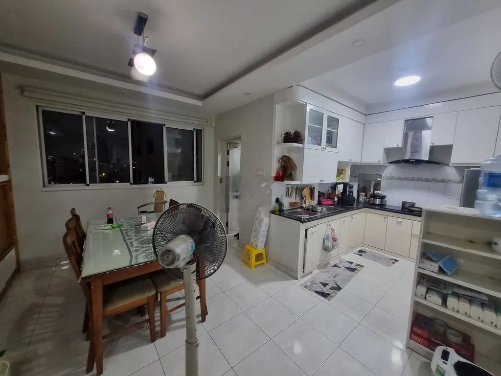 Chính chủ bán căn hộ Central Garden Quận 1 78 m2 2PN + 2WC, SHR