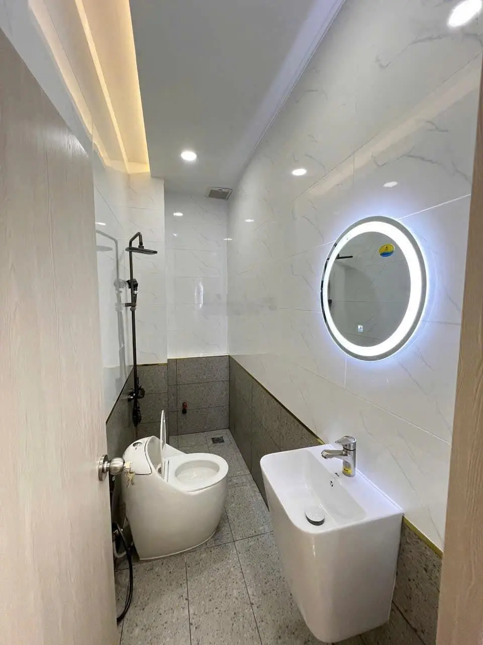 Bán nhà riêng 4 tỷ, 60m2 tại Nguyễn Thị Thập, Bình Thuận, Q7, HCM chỉ với Hot!