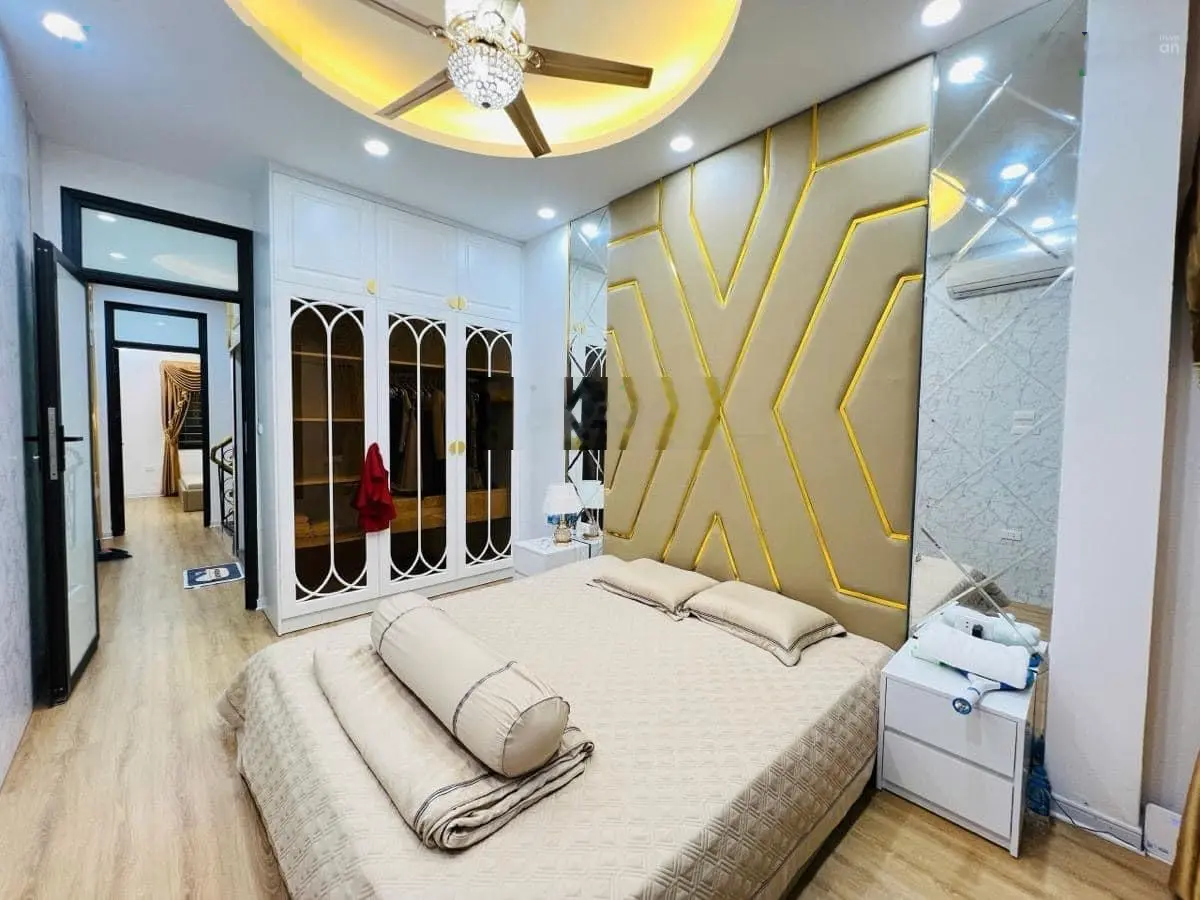 Bán nhà đặng tiến đông- đống đa - nội thất đẳng cấp - oto đỗ cổng - 50m2/5t/4mmt 10.5tỷ có tl