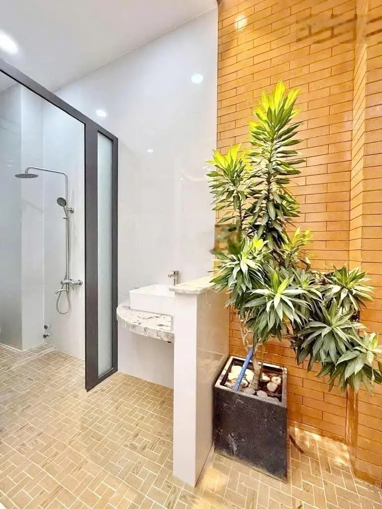 4 tầng-khu vip lê văn quới-xe hơi đỗ cửa-ngã tư 4 xã - 63m2 -nở hậu - tặng full nội thất-nhỉnh 6 tỷ