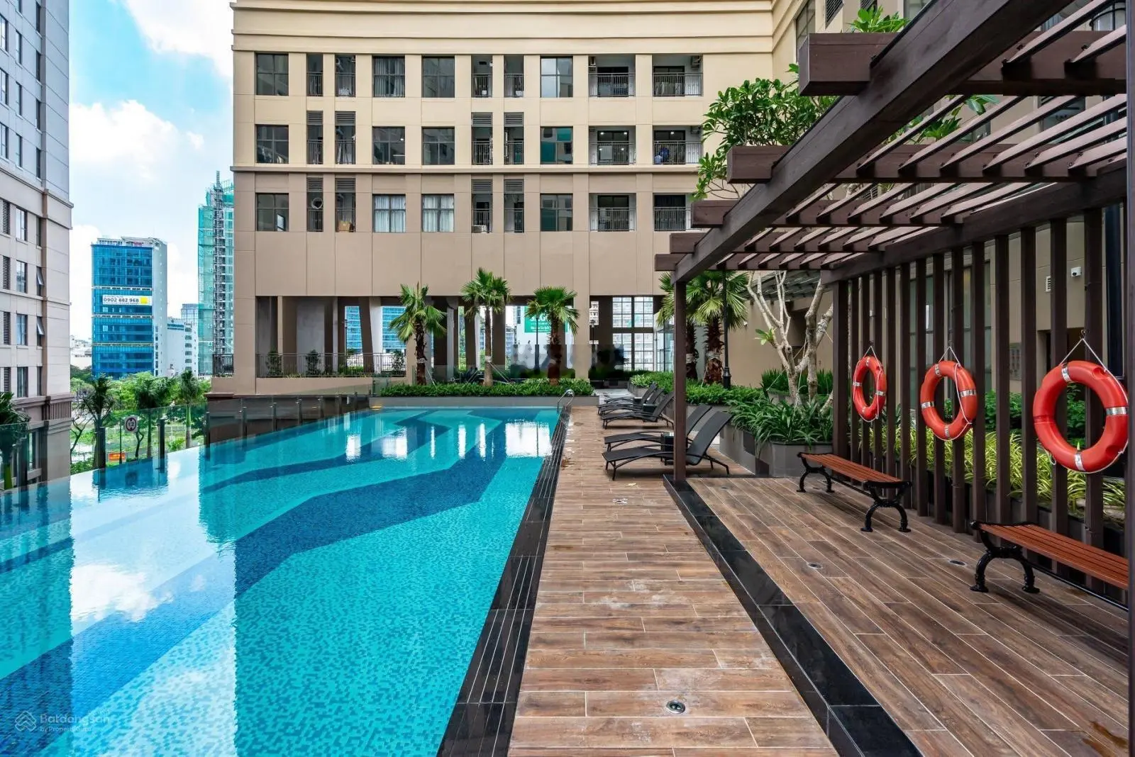 Cần bán lỗ căn góc Saigon Royal 115m2 quận 4 nhà đẹp view Thủ Thiêm. LH: 0909 024 ***