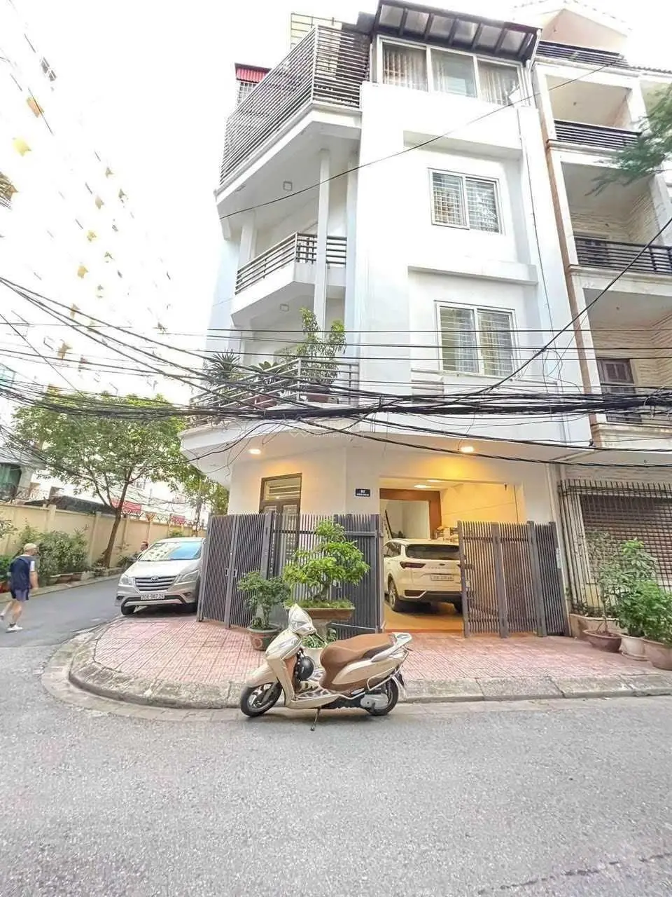 Siêu phẩm lô góc, phân lô, kinh doanh, Hoàng Quốc Việt, 2 mặt ô tô tránh, 80m, 2x tỷ. 0903 784 ***