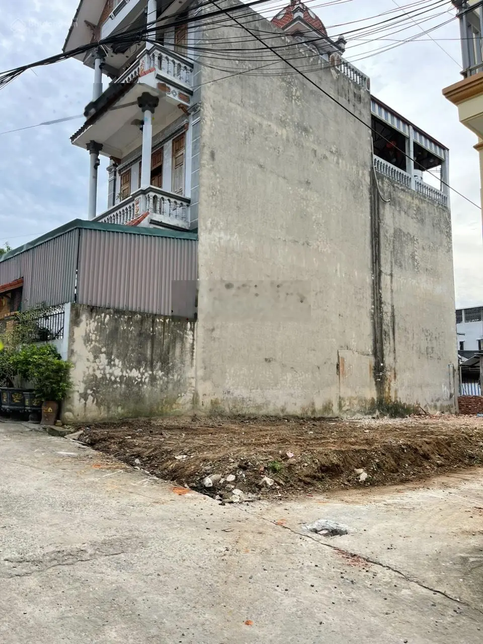 Bán lô đất căn góc, nhà 2 mặt tiền - đường ô tô đi thoải mái - full thổ cư chỉ còn 3 tỷ