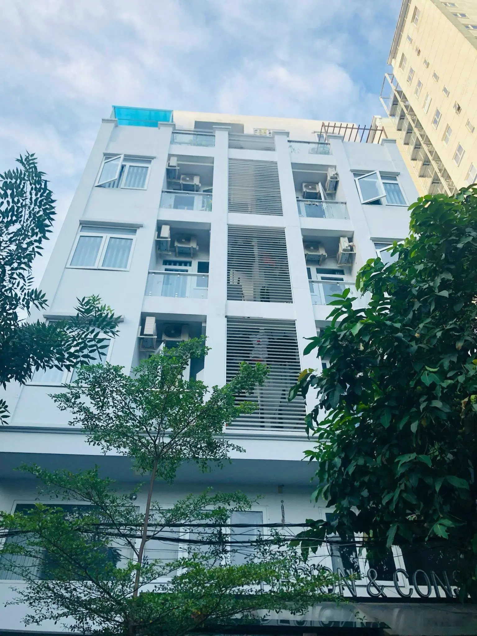 Hàng đầu tư cho quý anh chị tại khu vực sân bay phường 2, Tân Bình. Hẻm 12m DT: 10x18.5 giá 27 tỷ