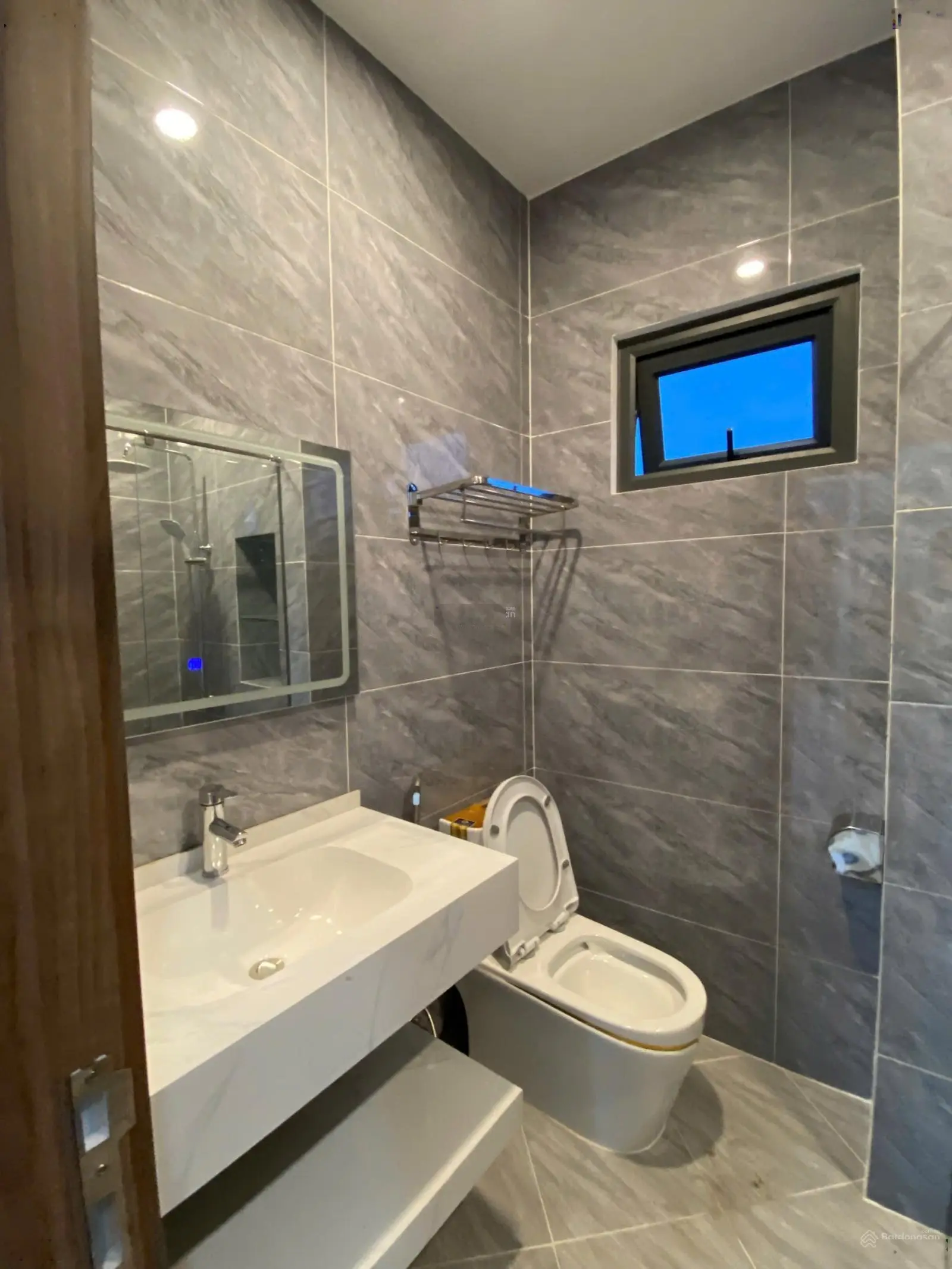 Bán nhà hoàn thiện đầy đủ nội thất 1trệt 1 lầu, hoàn công đầy đủ xã Tân Phú Trung, Củ Chi.sts 136m