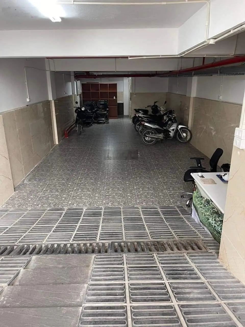 Hàng hiếm tại đường Nguyễn Văn Cừ, bán nhà mặt phố 220m2, giá 120 tỷ vnd