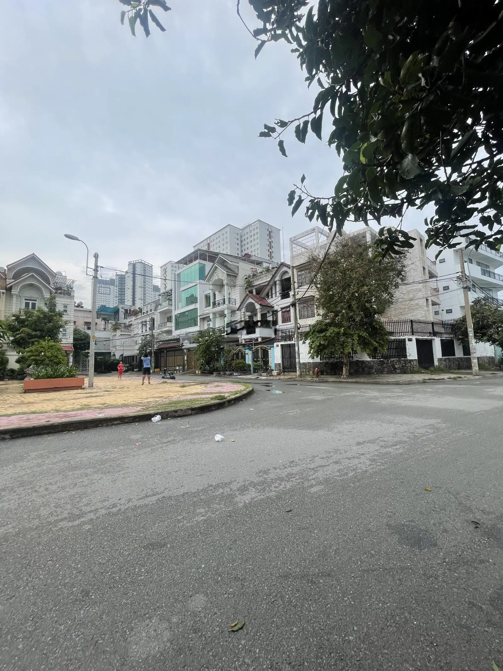 Bán MTKD Phạm Nhữ Tăng, DTSD 580m2, ngang 8m, view công viên, tiện mở VP cty, spa