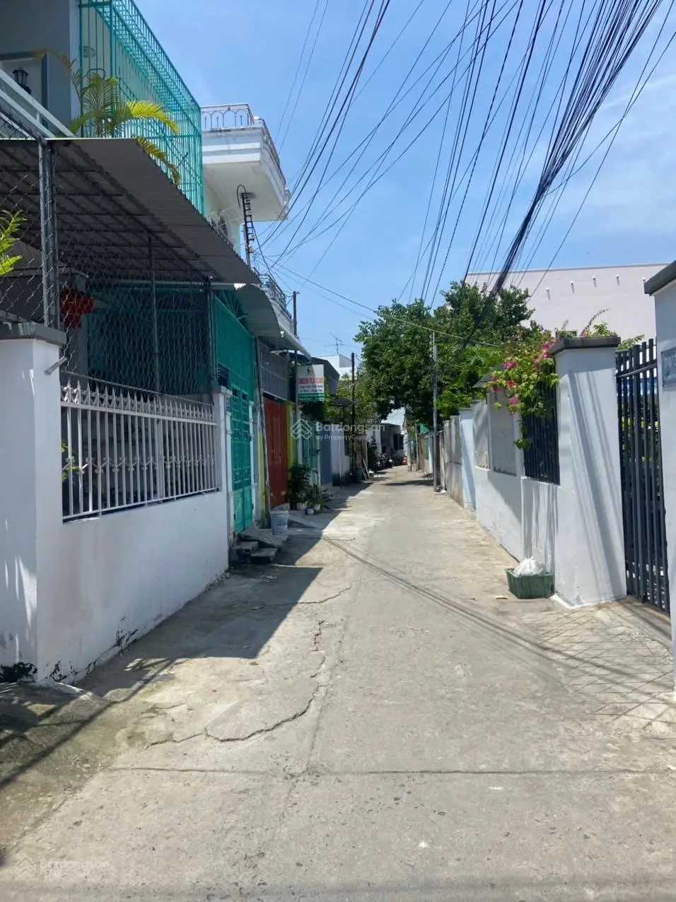 Bán nhà cấp 4 cũ (113.6m2, ngang 5.8m) hẻm 4m Mai Xuân Thưởng, cách biển 600m. Giá bán 4.15 tỷ