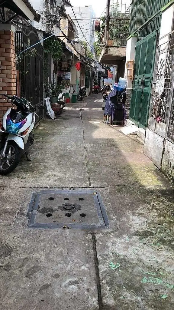 Nhà Cấp 4 Cách Mạng Tháng 8, 66.5m2, tiện xây mới