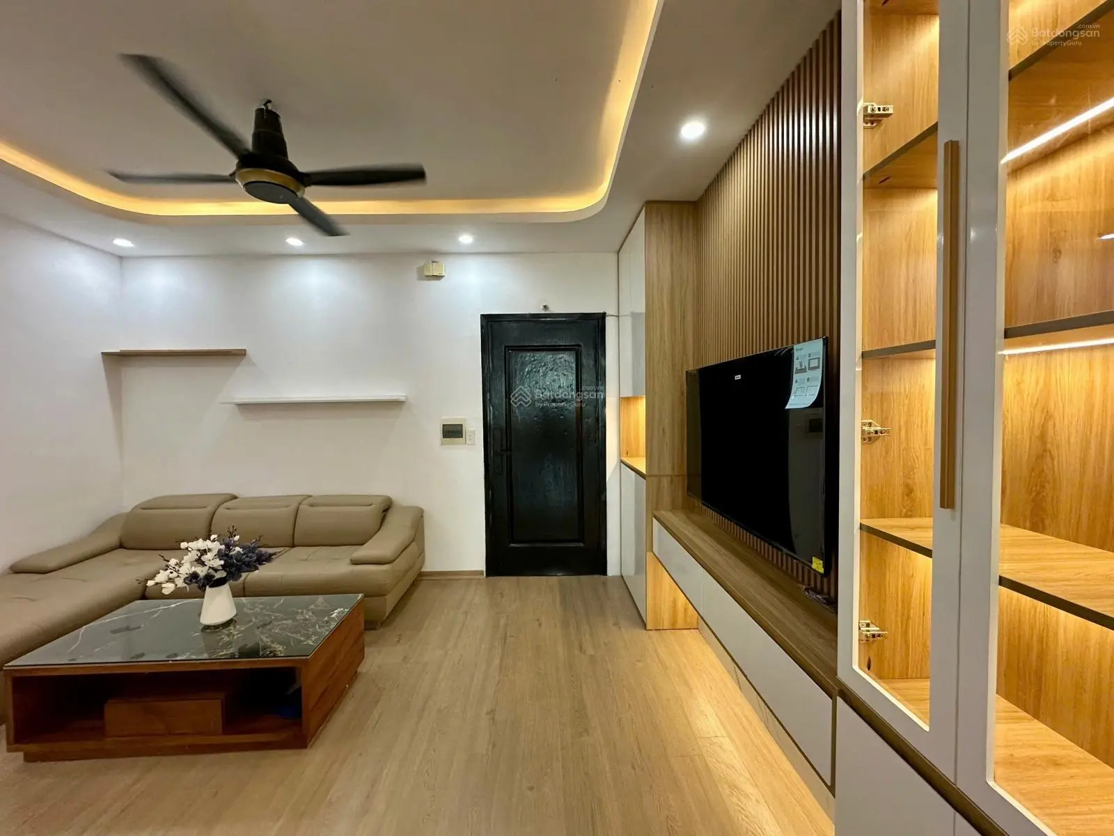 Bán gấp căn hộ 2N - 65m2 KVKL - Đầy đủ nội thất mới cứng - Sổ đỏ chính chủ - View thoáng vĩnh viễn