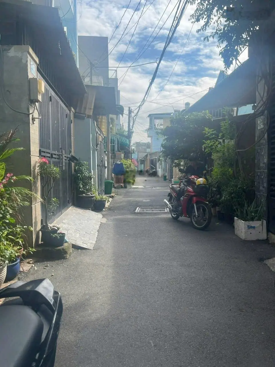 Nhà lầu đường Tam Châu hẻm xe hơi khu dân cư gầnn Bv Thủ Đức chợ Tam Hà