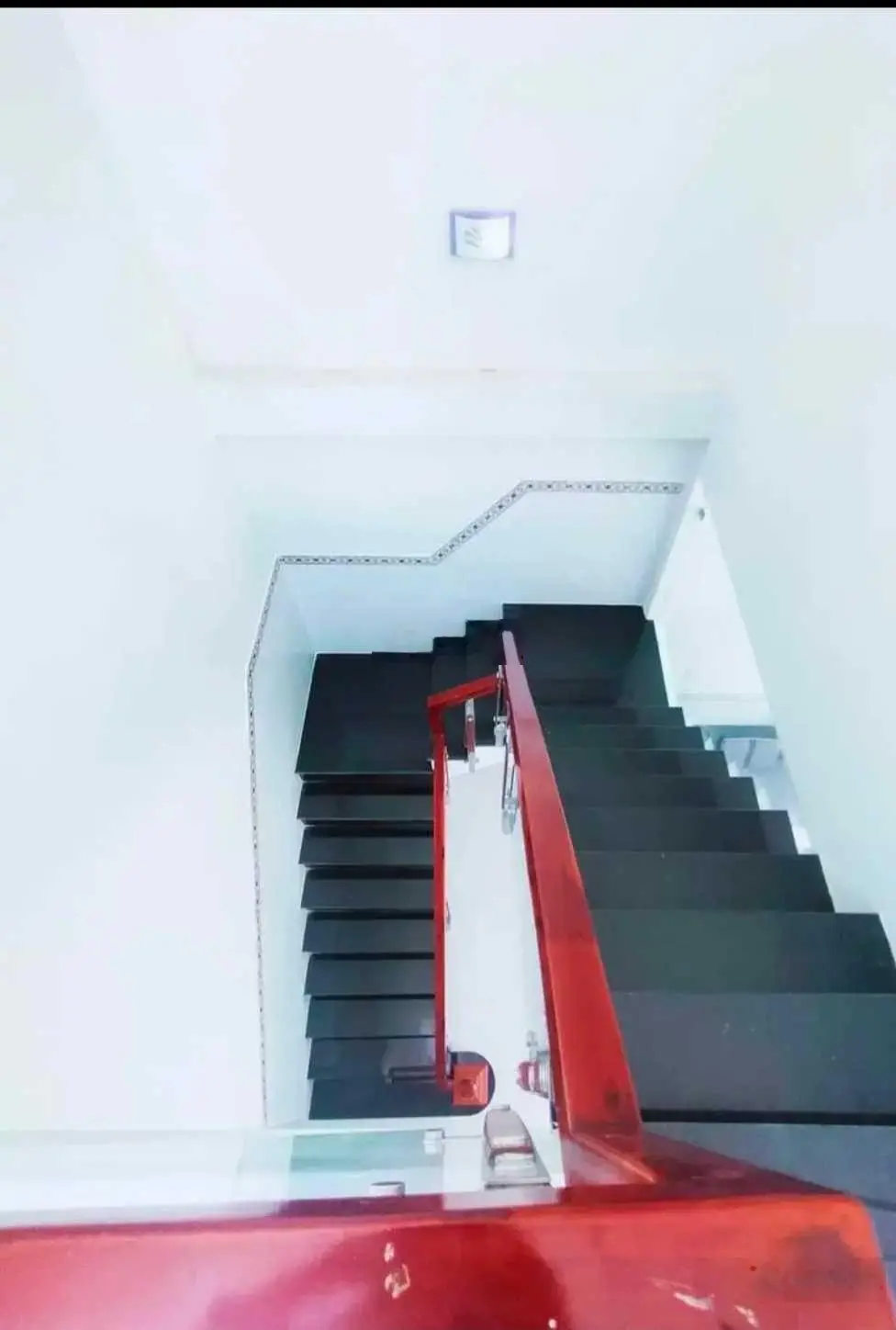 Chính chủ cần bán gấp nhà 1 trệt 2 lầu ngay chợ Hưng Long Bình Chánh, SHR