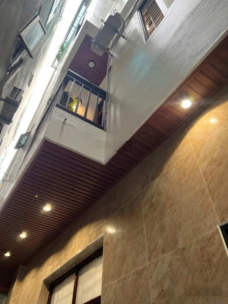 Nhà đẹp ở ngay Trần Khát Chân - ô tô đỗ cửa cách 20m - full đồ - dtsd 30m2 - mt 6m - sổ đỏ cất két