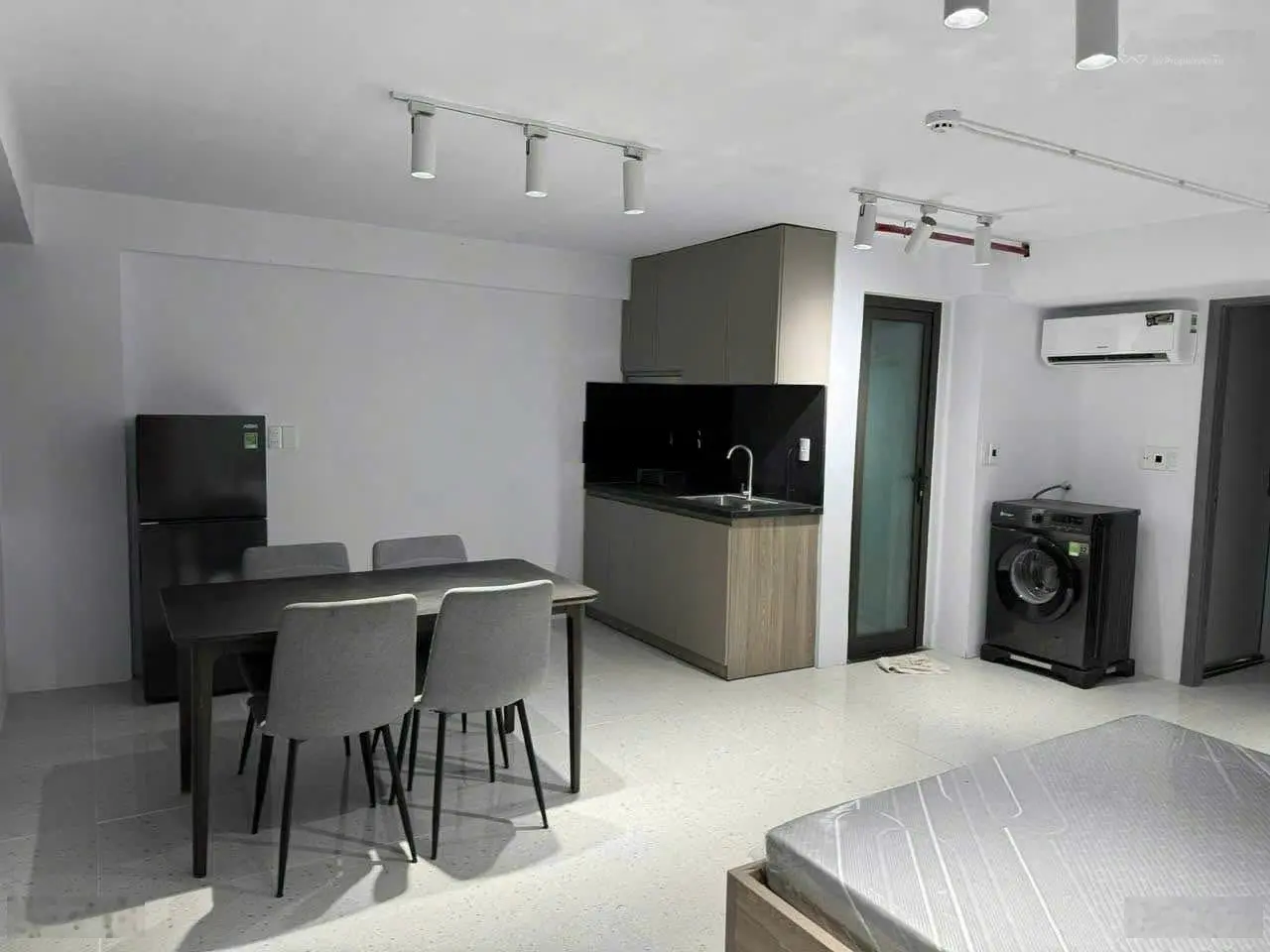 Bán tòa căn hộ góc 3 mặt tiền Phan Tứ, đường 10m5 thông biển
