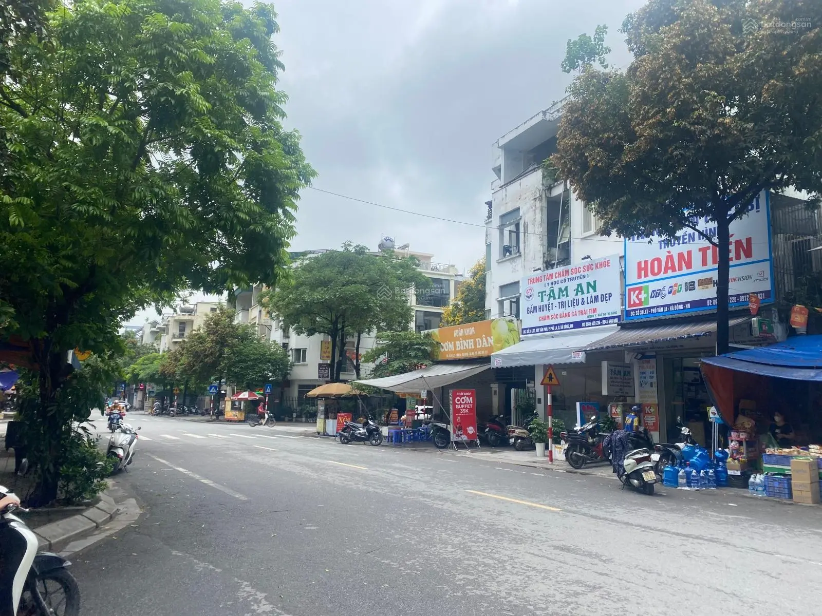Thang máy ô chờ - mặt trục thông thẳng La Casta Văn Phú - giá sốc không lỗi gì