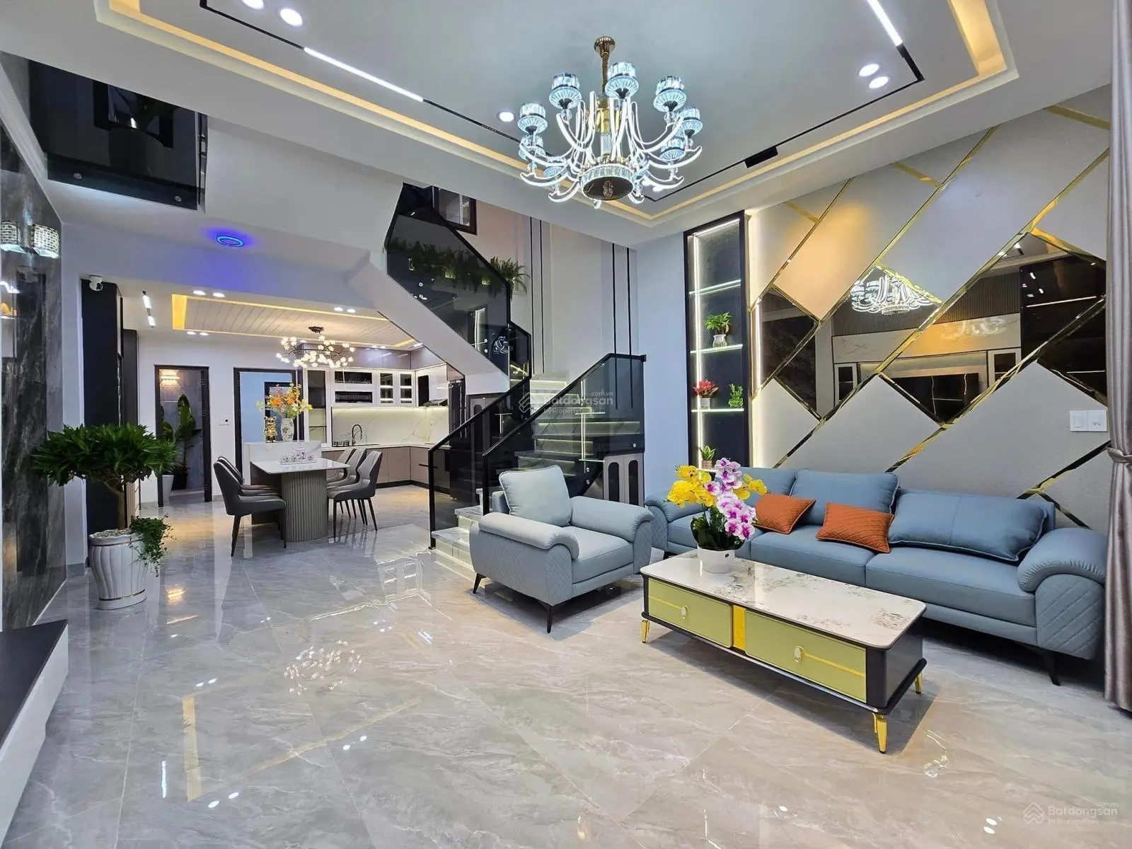 Bán nhà Cầu Diễn lô góc ô tô tránh kinh doanh sầm uất 62m2 4T nhỉnh 9 tỷ