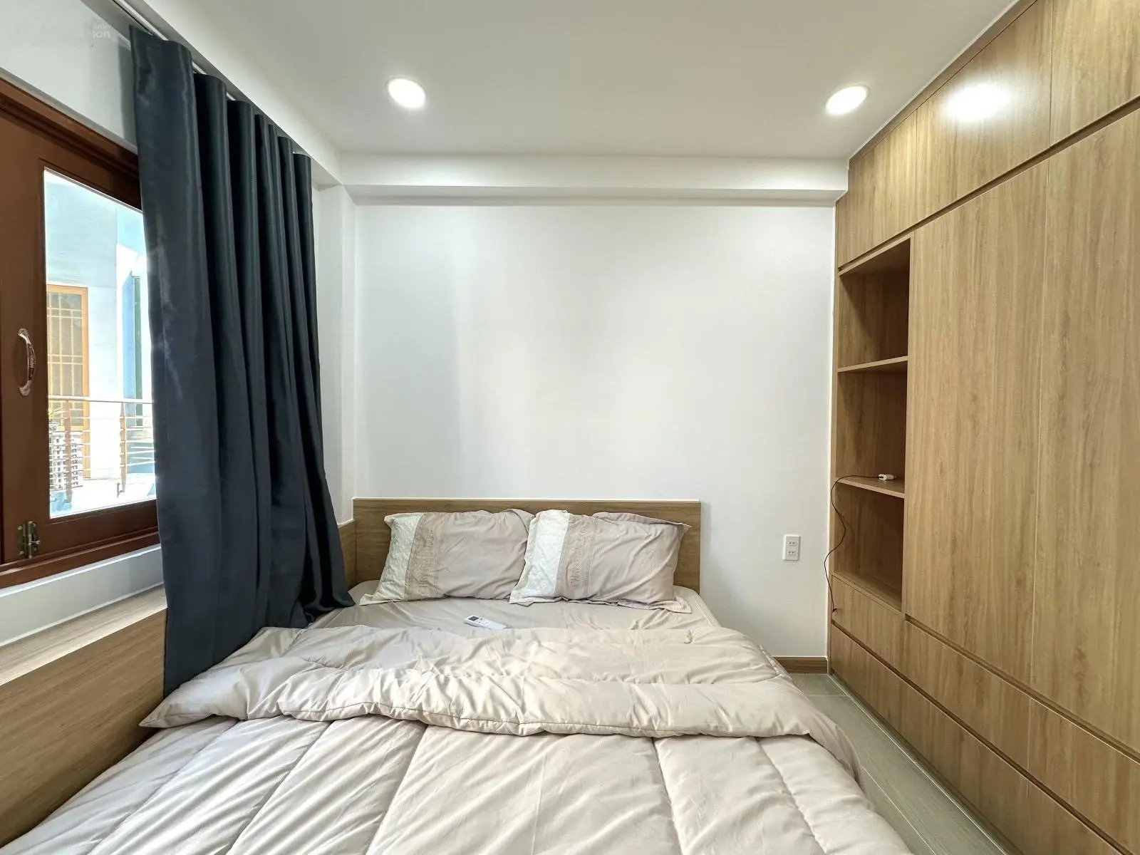 Bán nhà đẹp có thiết kế hiện đại, full nội thất trên đường Bạch Đằng, phường 24, Bình Thạnh.