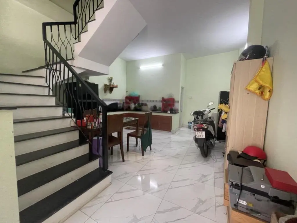 Cần bán nhà HXH tránh, đường Nguyễn Duy Trinh, ngay chợ Long Trường, 65m2, 3 tầng, chỉ 3.7 tỷ