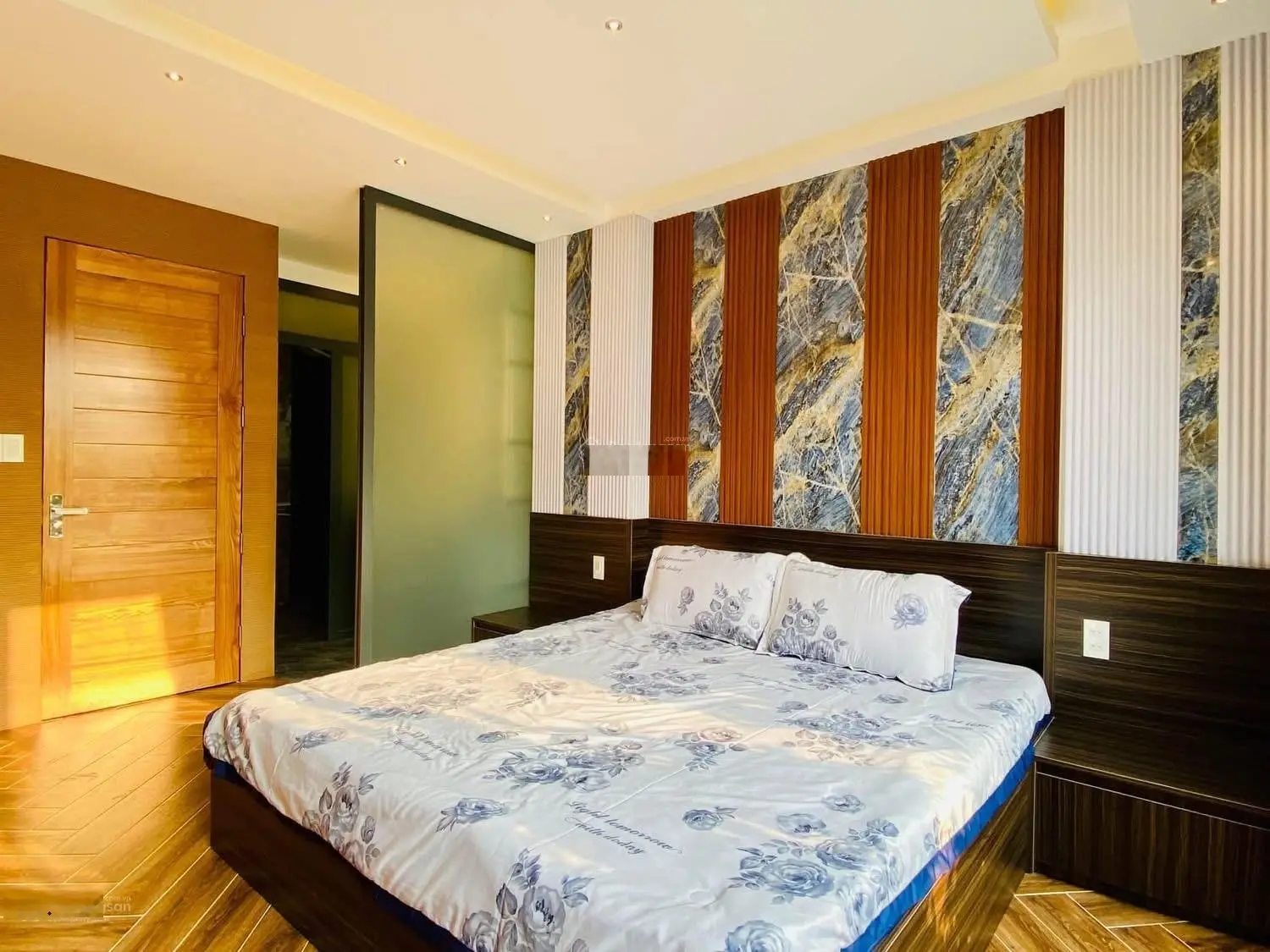 Cô Thư đi định cư Canada cần bán gấp nhà Chiêu Anh Các - Quận 5, gần chợ Hoà Bình. 63,2m2