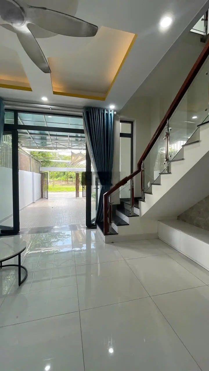 BÁN NHÀ RIÊNG TẶNG HẾT NỘI THẤT TẠI PHÚ MỸ, THỦ DẦU MỘT, BÌNH DƯƠNG