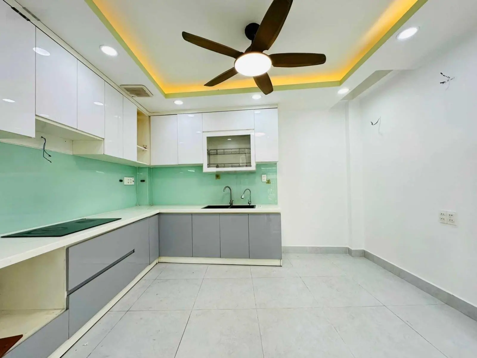 Bán Nhà Trung Tâm Quân 11 Đường Hàn Hải Nguyên, Phường 2, DT: 35,8m2.