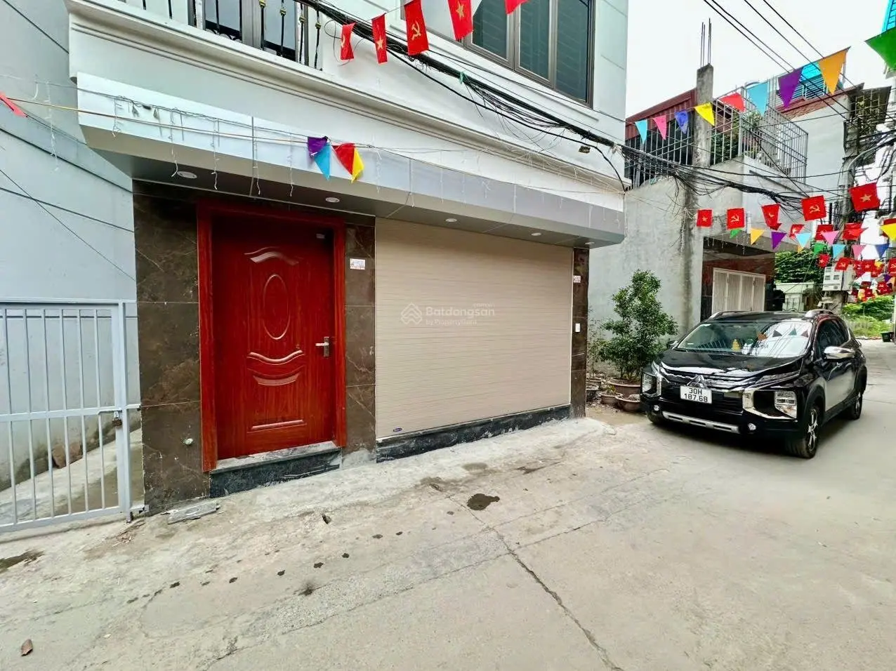 Nhà 5 tầng Lai Xá Kim Chung kinh doanh ngõ thông oto tránh, nội thất ngay khu đô thị giá 5,2 tỷ