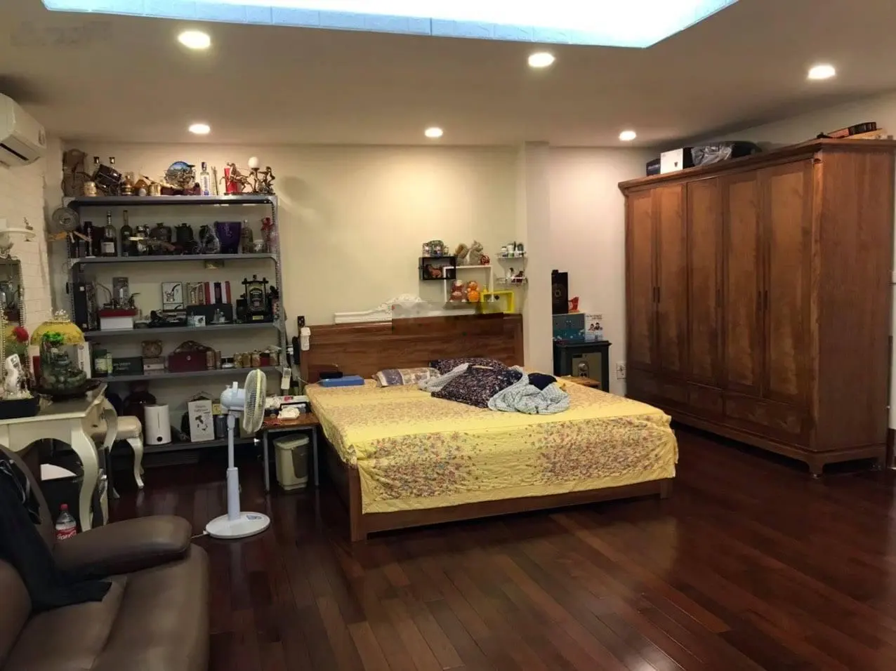 Cần bán nhà phân lô, ôtô tránh, 3 mặt thoáng, mặt ngõ 9 Nguyễn Tri Phương, DT 73M X 4 Tầng, MT 6,5M