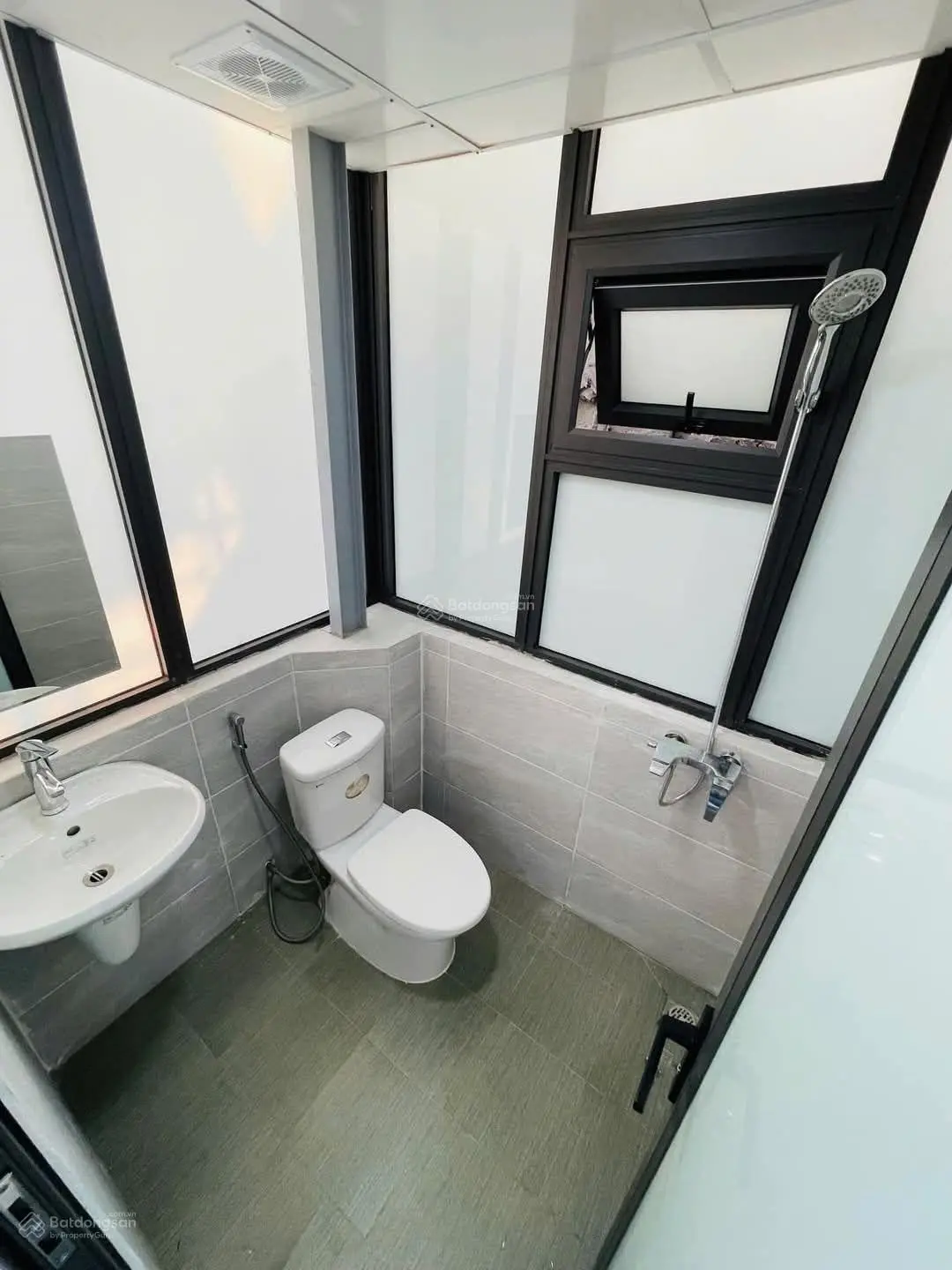 Rẻ, CHDV Mễ Trì, Nam Từ Liêm, ban công cửa sổ, dòng tiền 85tr/th, 70m2*7T*4,3m, 17pkk, PCCC, TM