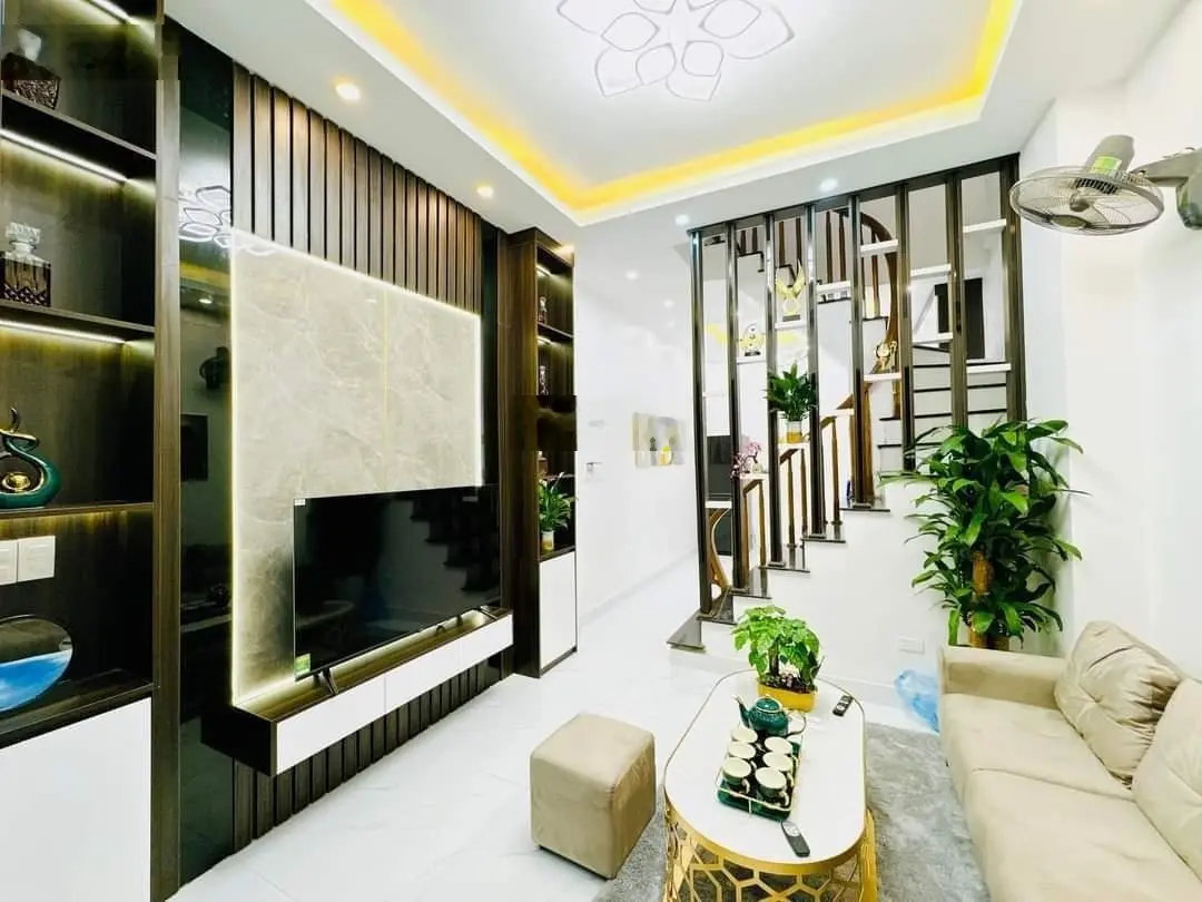 Bán nhà Đông Ngạc DT 45m2 - 4 tầng - giá 6,3 tỷ - Bắc Từ Liêm - để ở, kinh doanh - ngõ ô tô đỗ cửa