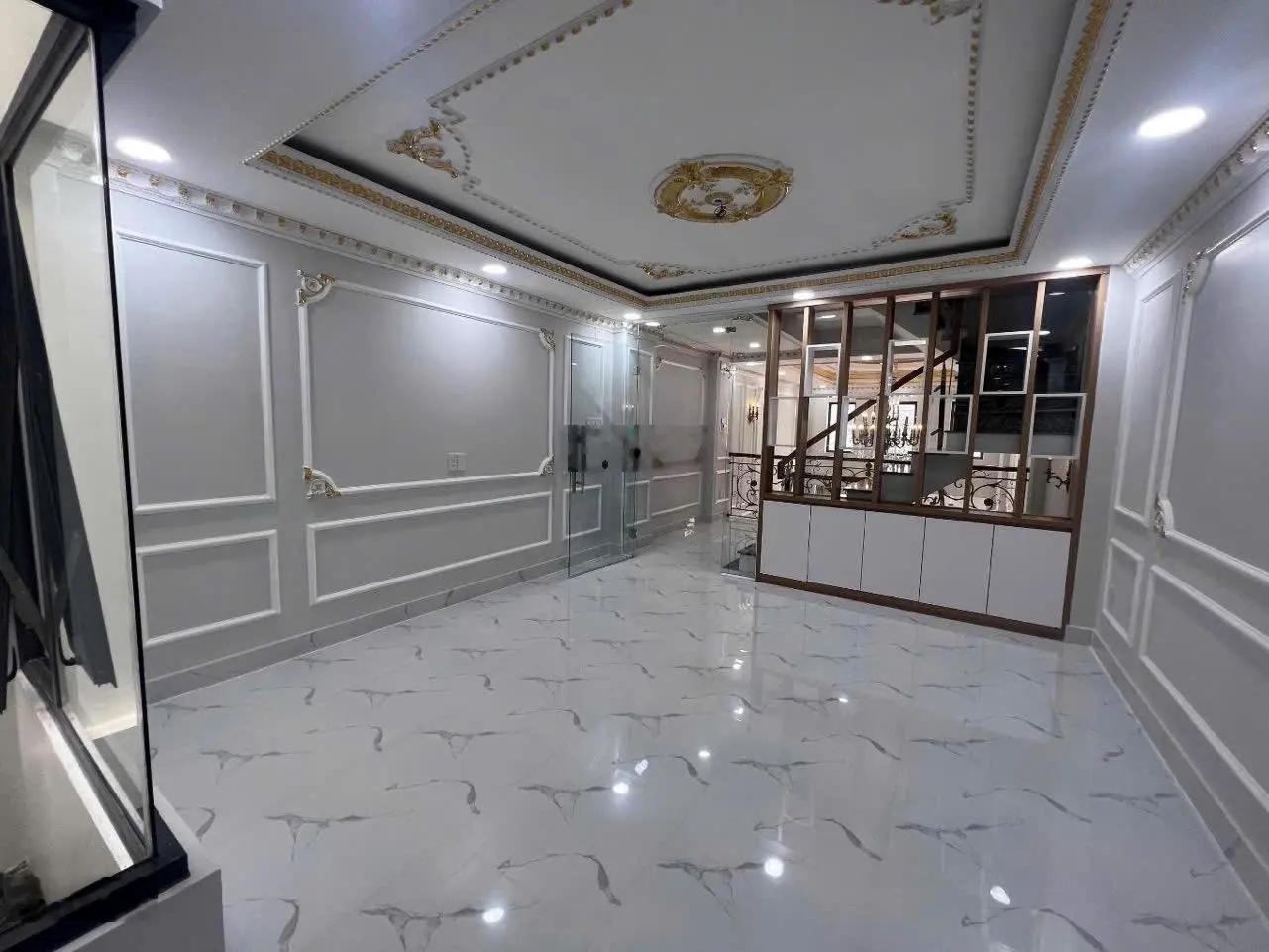 VIP nhà siêu phẩm cực đẹp - hiện đại cao cấp - nội thất giá trị 5 tầng BTCT