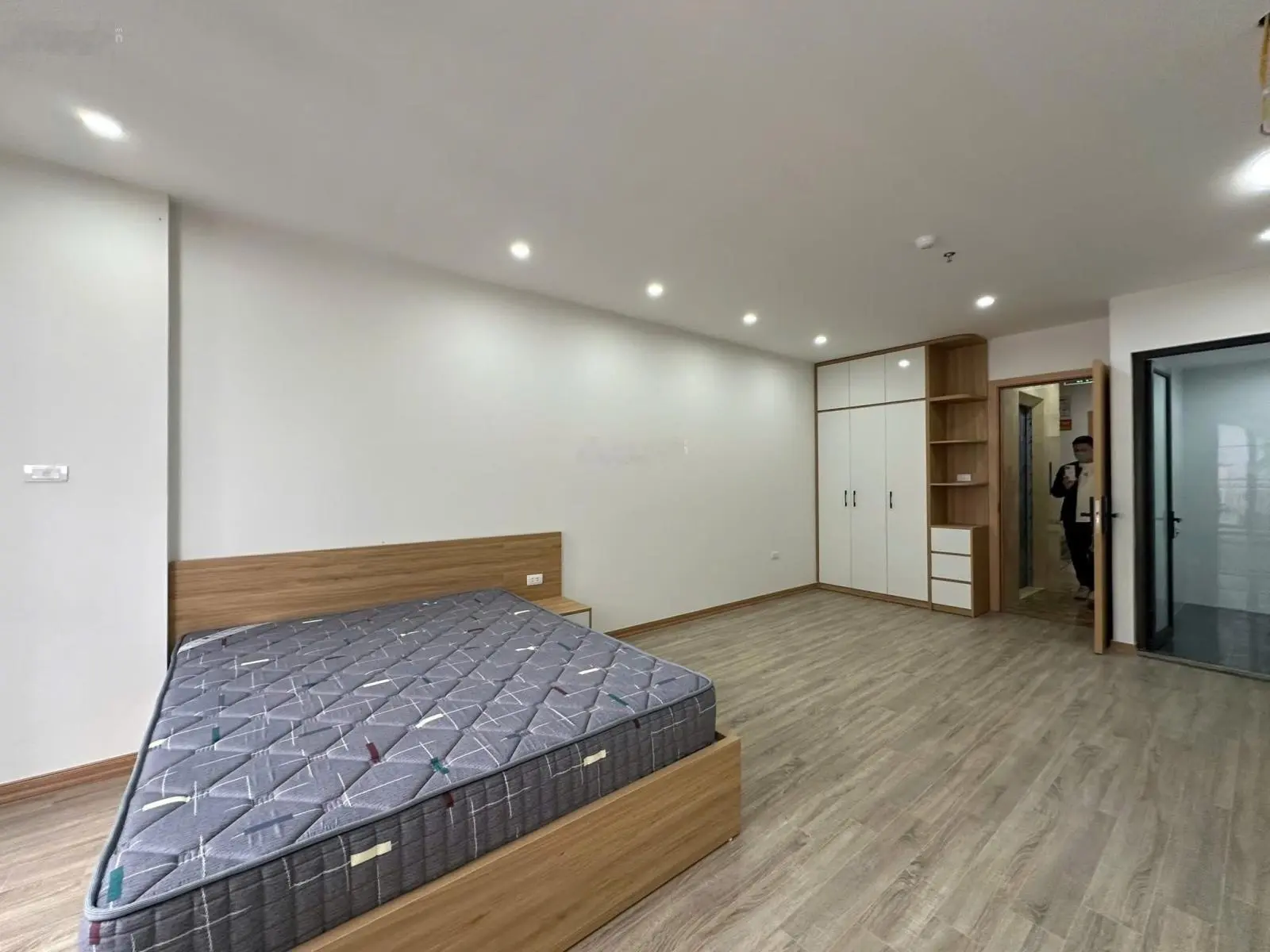 Hot! bán nhà 7 tầng - thang máy - 24 căn hộ full nội thất - 7 chỗ vào nhà - xuân la - giá 27.9 tỷ