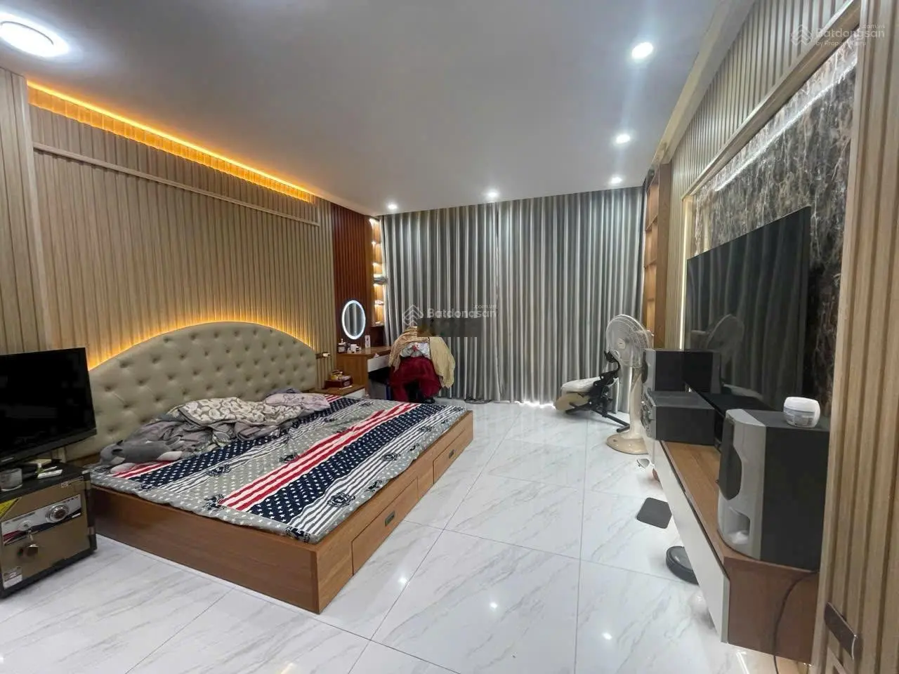 Bán nhà phố Ngô Quyền Hà Đông 67m 4 tầng, mặt tiền 4.3m 13.3 tỷ, ngõ thông, tặng nội thất