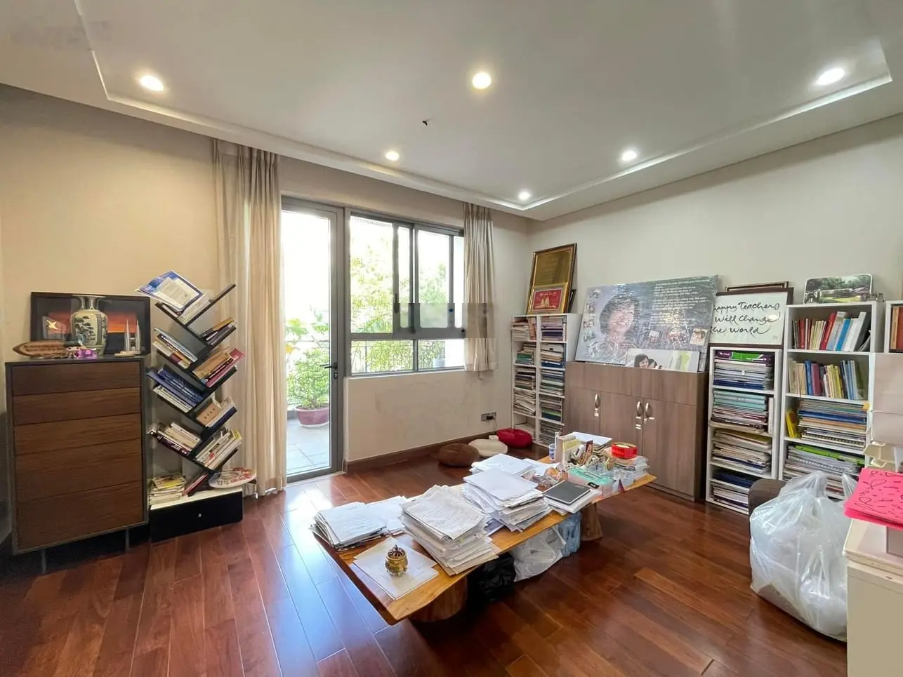 Bán căn biệt thự The Manor Central Park 202m2 sổ đỏ đầy đủ nội thất giá 69,5 tỷ có thương lượng