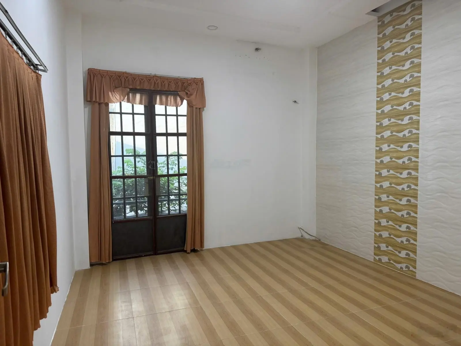 Nhà 2 tầng BTCT đẹp ngay gần Cân Nhơn Hòa, Vạn Phúc, SHR hoàn công, chỉ hơn 4 tỷ