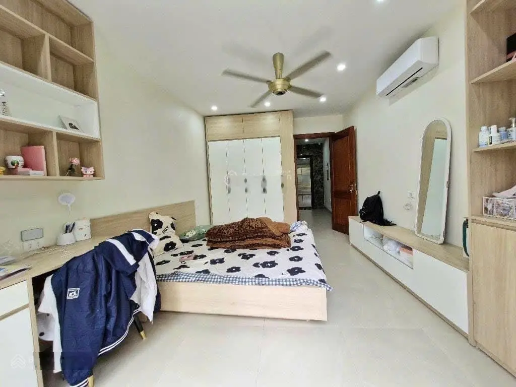 Chỉ 12 tỷ có nhà đẹp TT Hai Bà Trưng 6T MT 4.1m, nhà thang máy hiện đại trước nhà ô tô tránh nhau