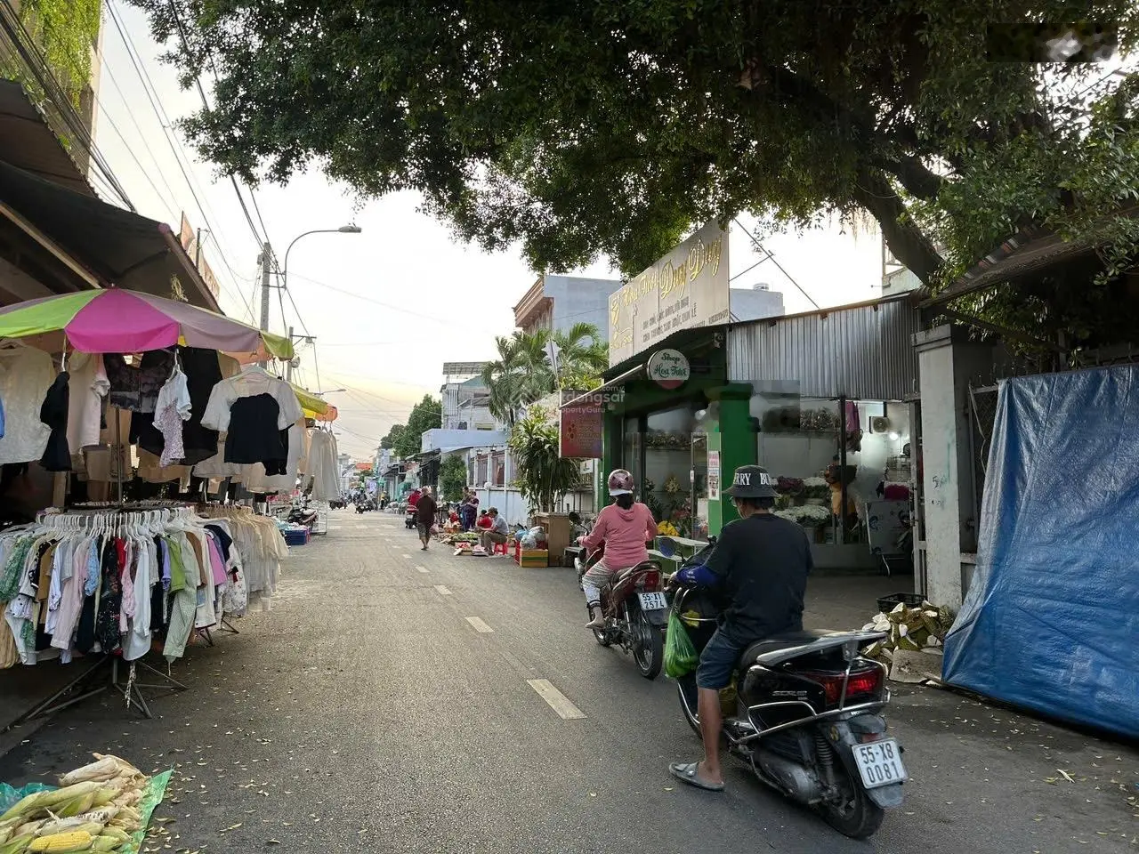 Bán mặt tiền đường Đỗ Thế Diện, phường Long Thạnh Mỹ, Quận 9 DT 20 x 30 = 600m2.