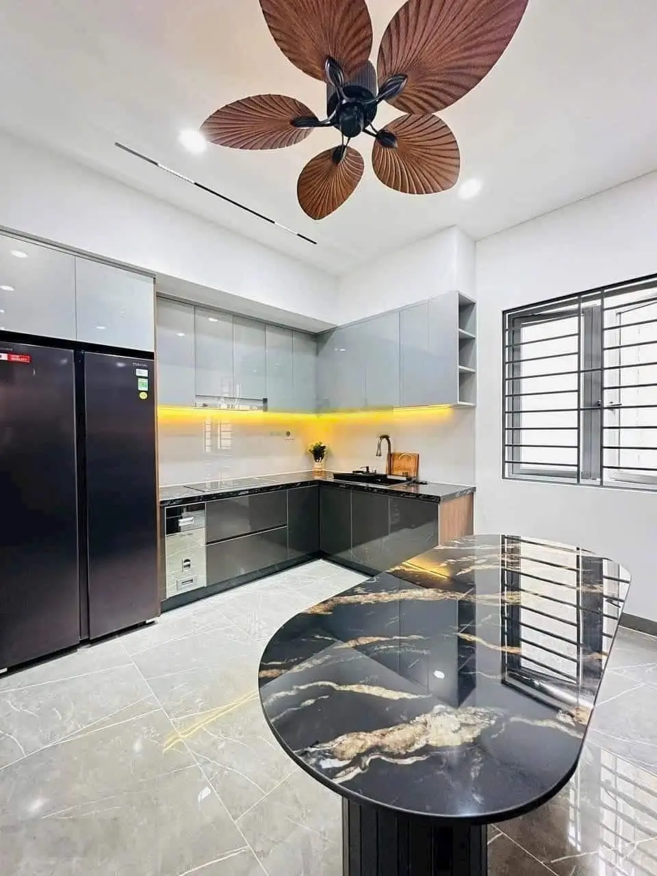 Bán gấp nhà đẹp giá rẻ cần đước long an đang cho thuê 7tr/tháng 1 trệt - 1 lầu - 3 pn - 3 wc